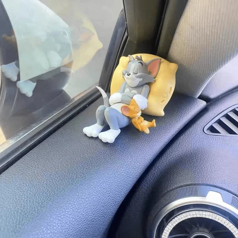 Figura Decorativa de Tom y Jerry – Adorable para Escritorio o Hogar