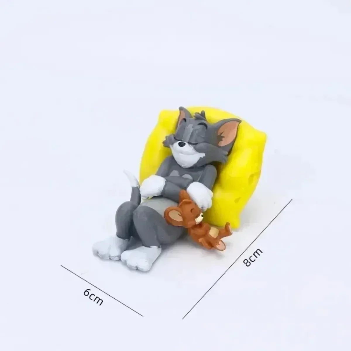Figura Decorativa de Tom y Jerry – Adorable para Escritorio o Hogar